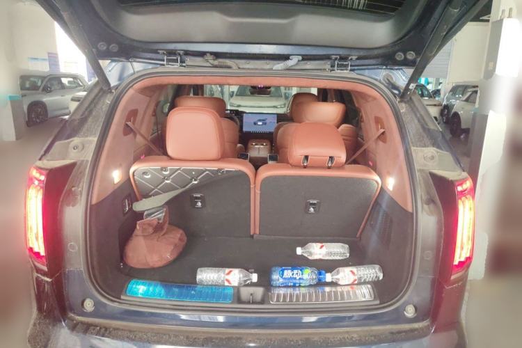 Used Hyptec HL 2025 700 Ultra Six-Seater All-Wheel-Drive LiDAR Version Trunk