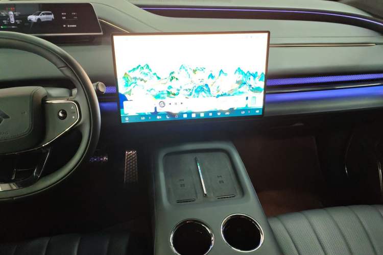 Used Hyptec HL 2025 700 Ultra Six-Seater All-Wheel-Drive LiDAR Version Audio And AC Panel