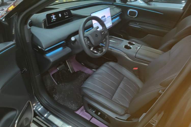 Used Hyptec HL 2025 700 Ultra Six-Seater All-Wheel-Drive LiDAR Version Driver Seat