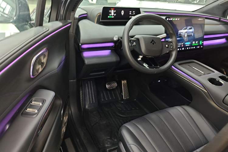 Used Hyptec HL 2025 700 Ultra Six-Seater All-Wheel-Drive LiDAR Version Driver Seat