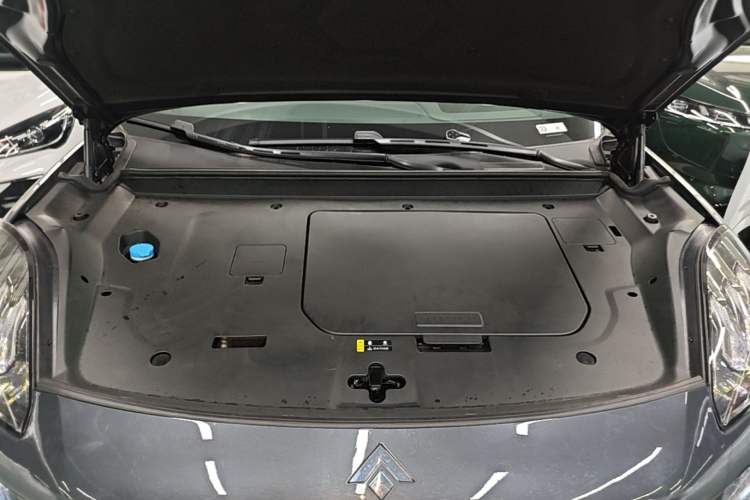 Used Hyptec HL 2025 700 Ultra Six-Seater All-Wheel-Drive LiDAR Version Engine Bay