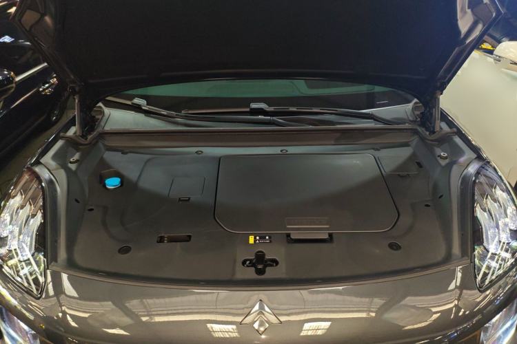 Used Hyptec HL 2025 700 Ultra Six-Seater All-Wheel-Drive LiDAR Version Engine Bay