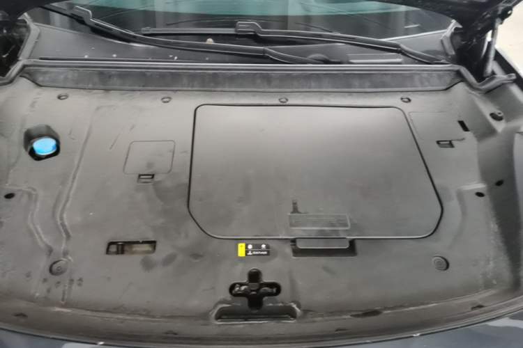 Used Hyptec HL 2025 700 Ultra Six-Seater All-Wheel-Drive LiDAR Version Engine Bay