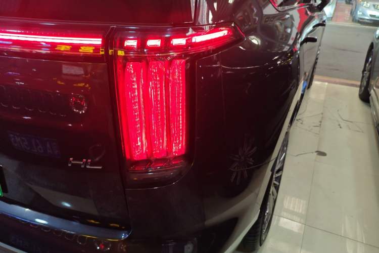 Used Hyptec HL 2025 700 Ultra Six-Seater All-Wheel-Drive LiDAR Version Exterior 3