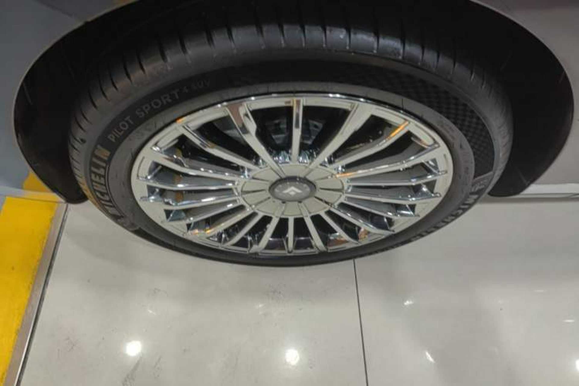 Used Hyptec HL 2025 700 Ultra Six-Seater All-Wheel-Drive LiDAR Version Exterior 4