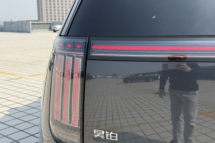 Used Hyptec HL 2025 700 Ultra Six-Seater All-Wheel-Drive LiDAR Version Exterior 4