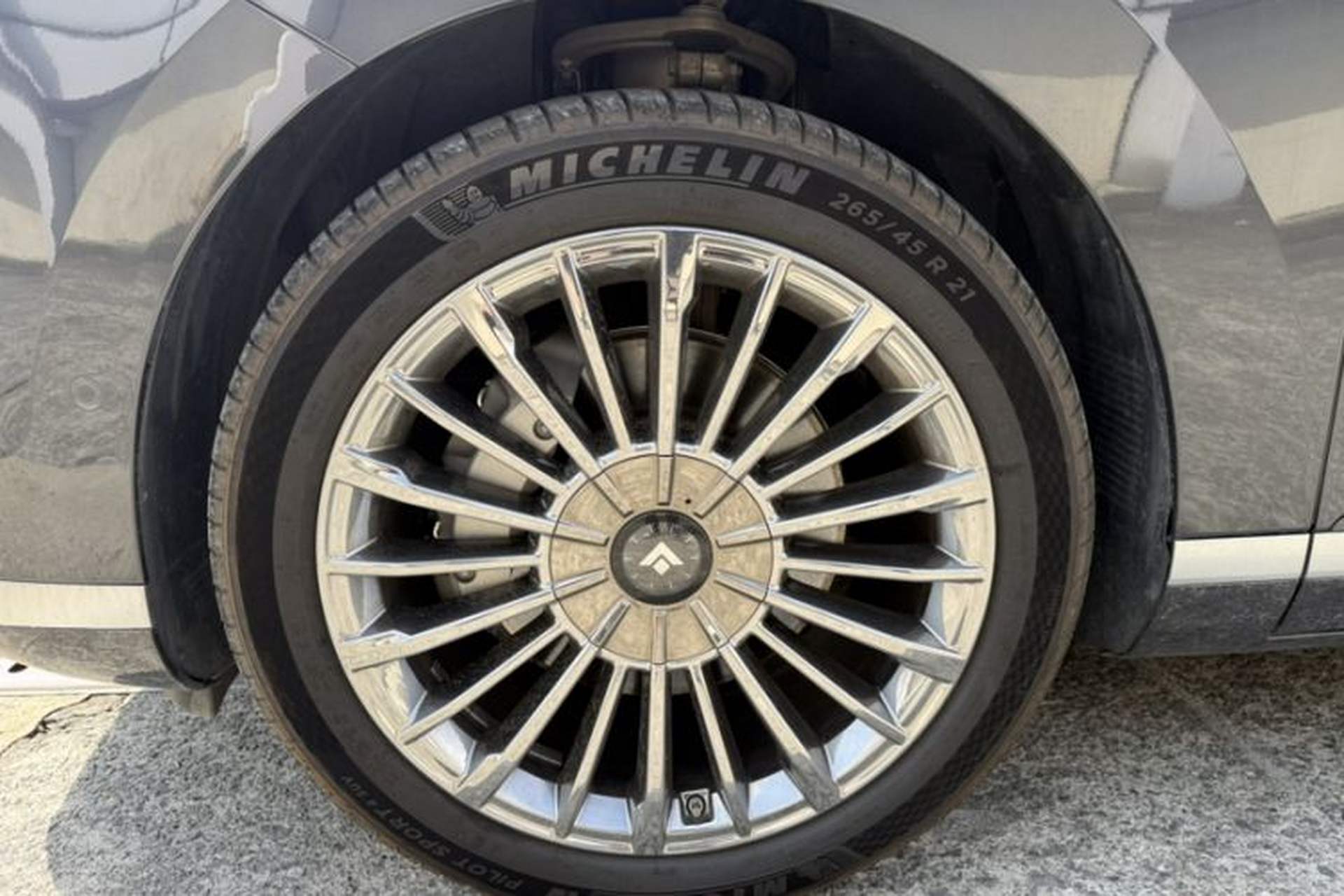 Used Hyptec HL 2025 700 Ultra Six-Seater All-Wheel-Drive LiDAR Version Exterior 6