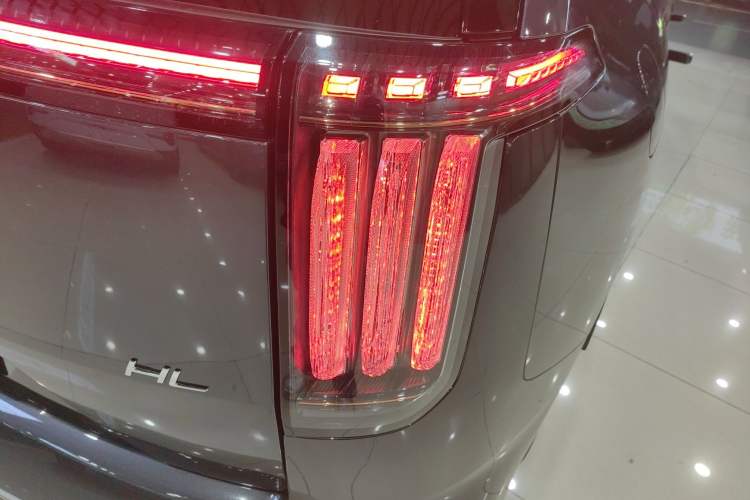 Used Hyptec HL 2025 350 Max Six-Seater LiDAR Version Exterior 6