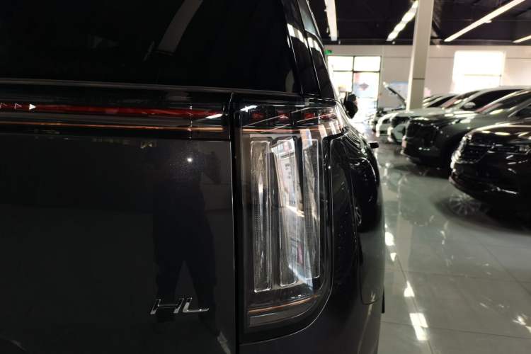 Used Hyptec HL 2025 700 Ultra Six-Seater All-Wheel-Drive LiDAR Version Exterior 6