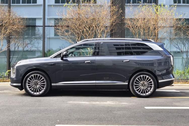 Used Hyptec HL 2025 700 Ultra Six-Seater All-Wheel-Drive LiDAR Version Exterior 6