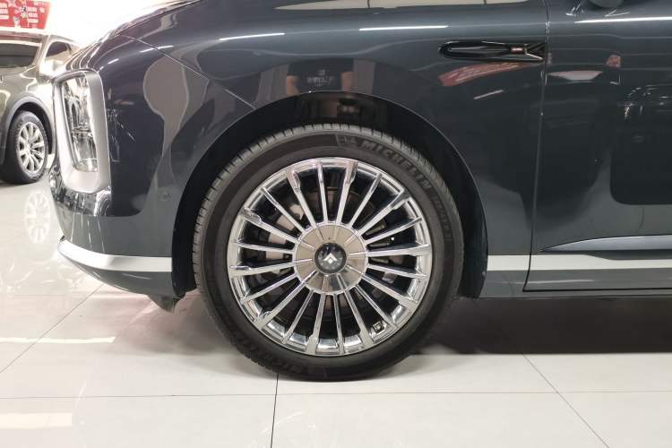 Used Hyptec HL 2025 700 Ultra Six-Seater All-Wheel-Drive LiDAR Version Exterior 7