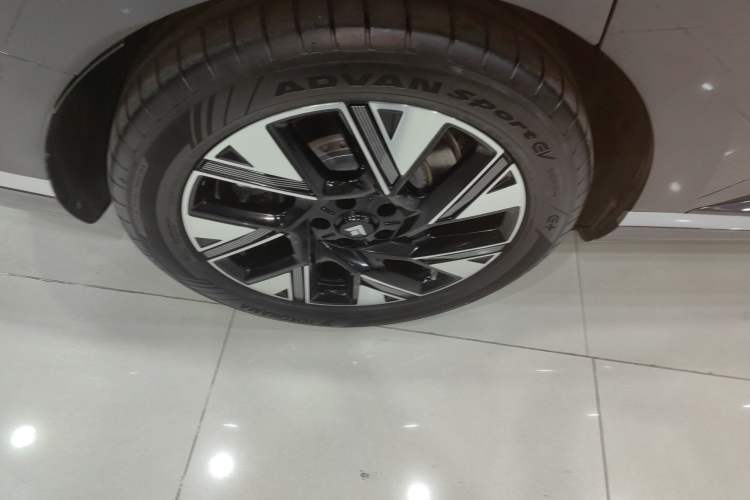 Used Hyptec HL 2025 350 Max Six-Seater LiDAR Version Exterior 8