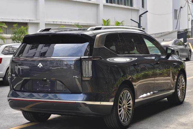 Used Hyptec HL 2025 700 Ultra Six-Seater All-Wheel-Drive LiDAR Version Exterior 8