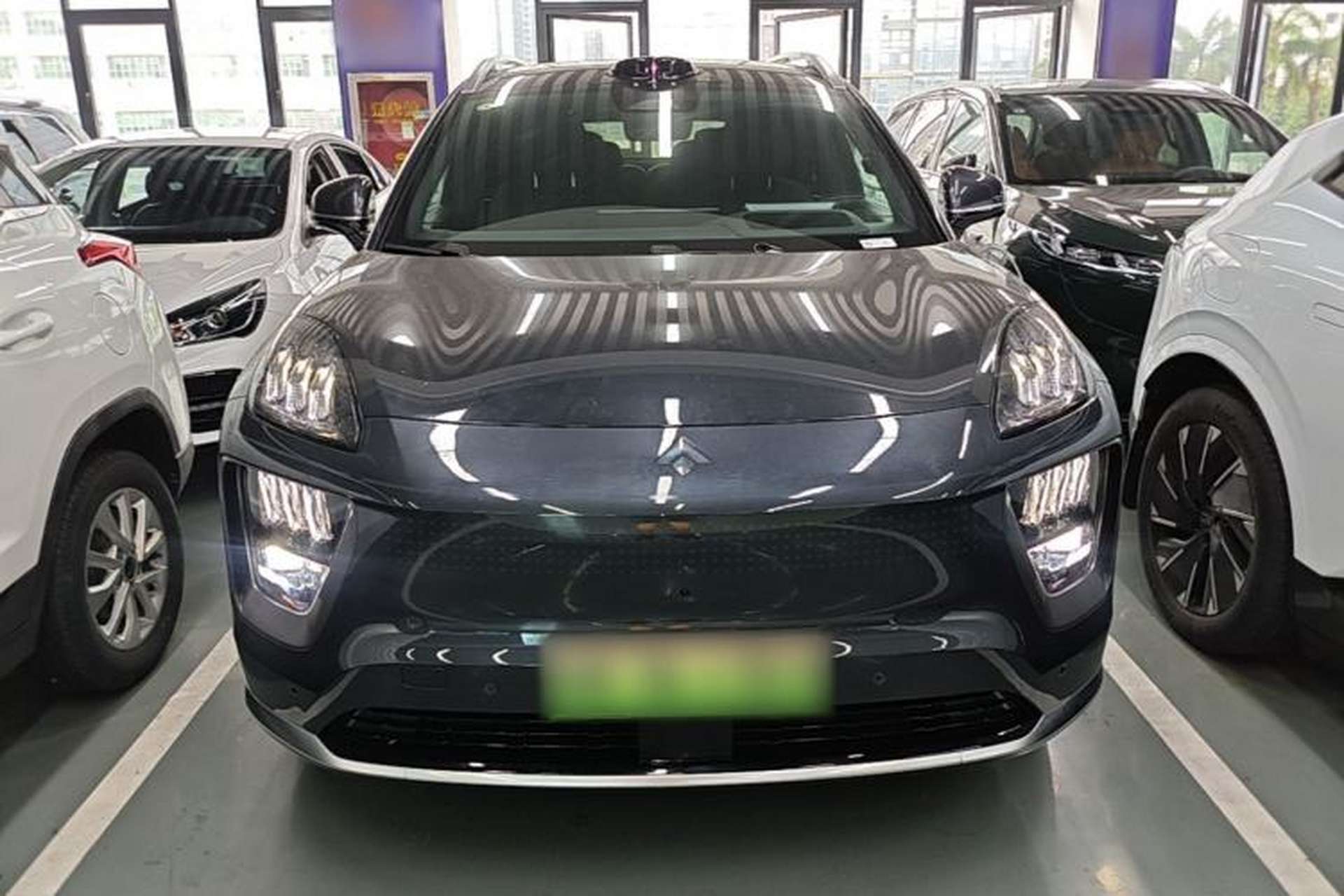 Used Hyptec HL 2025 700 Ultra Six-Seater All-Wheel-Drive LiDAR Version Front