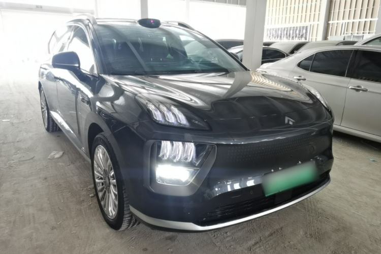 Used Hyptec HL 2025 700 Ultra Six-Seater All-Wheel-Drive LiDAR Version Front Right 45 Deg