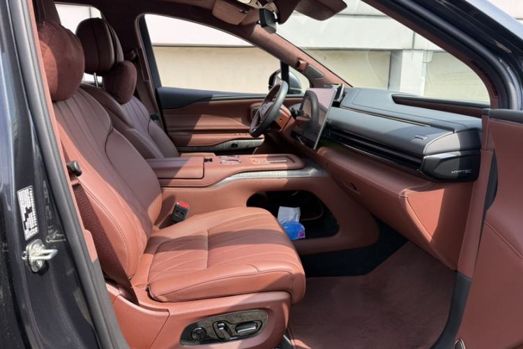 Used Hyptec HL 2025 700 Ultra Six-Seater All-Wheel-Drive LiDAR Version Interior 10
