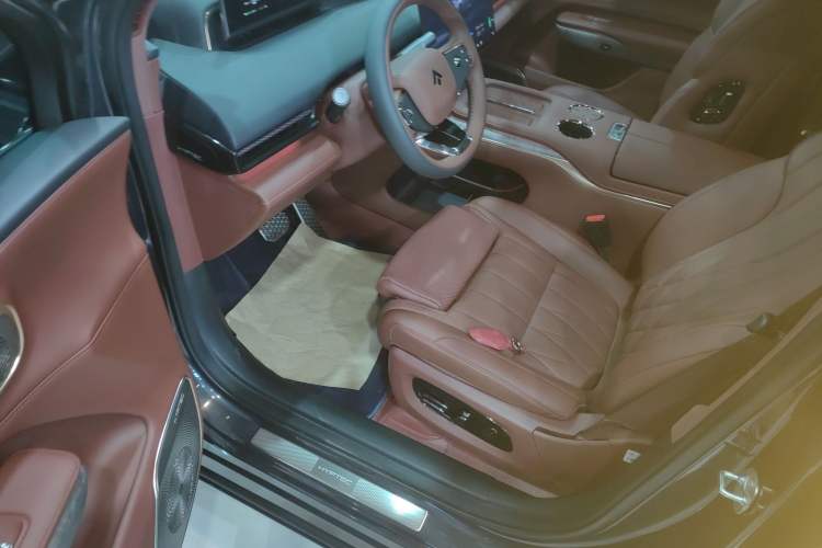 Used Hyptec HL 2025 350 Max Six-Seater LiDAR Version Interior 3