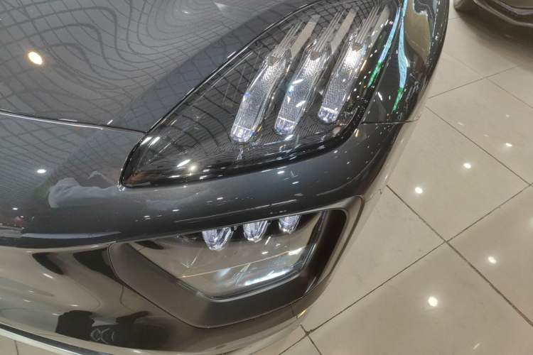 Used Hyptec HL 2025 350 Max Six-Seater LiDAR Version Left Front Headlight