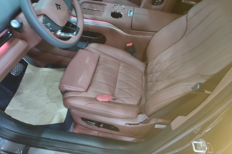 Used Hyptec HL 2025 350 Max Six-Seater LiDAR Version Left Front Seat