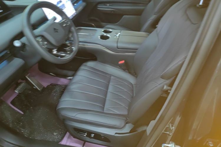 Used Hyptec HL 2025 700 Ultra Six-Seater All-Wheel-Drive LiDAR Version Left Front Seat
