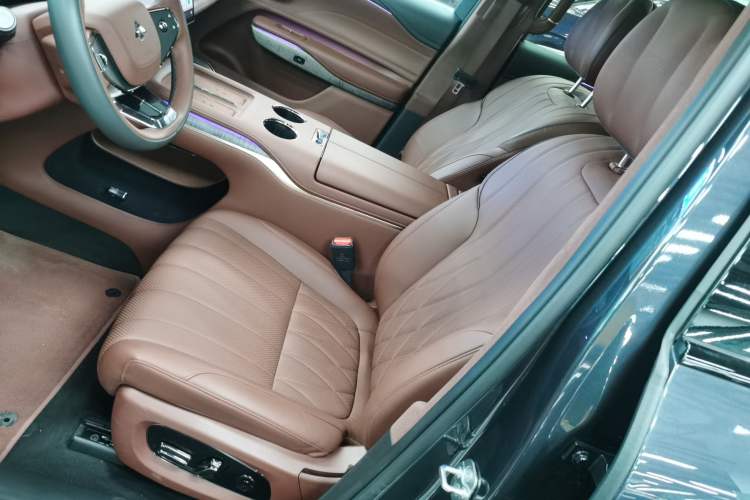 Used Hyptec HL 2025 700 Ultra Six-Seater All-Wheel-Drive LiDAR Version Left Front Seat