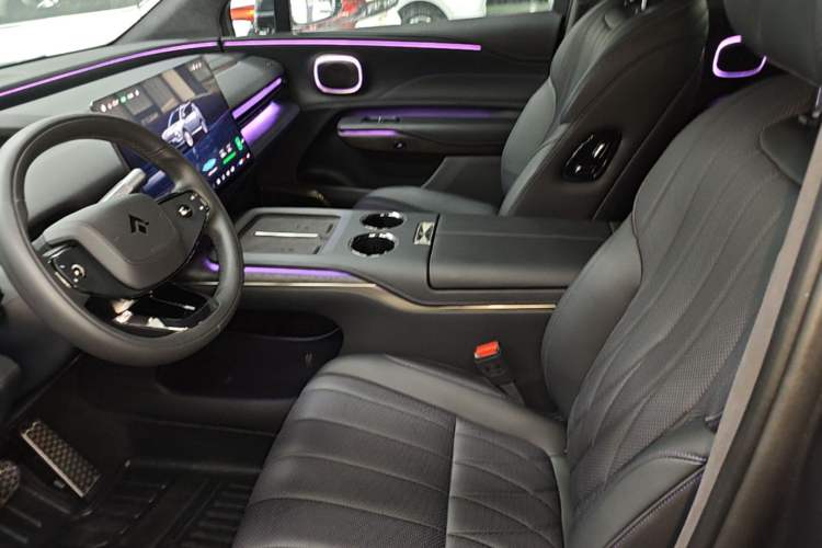 Used Hyptec HL 2025 700 Ultra Six-Seater All-Wheel-Drive LiDAR Version Left Front Seat