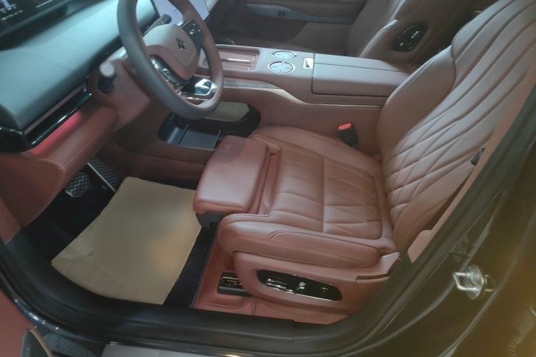 Used Hyptec HL 2025 350 Max Six-Seater LiDAR Version Left Front Seat