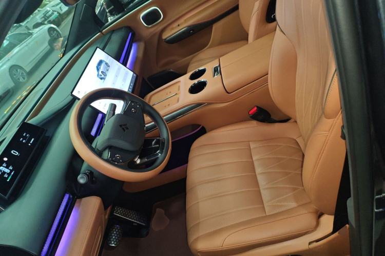 Used Hyptec HL 2025 700 Ultra Six-Seater All-Wheel-Drive LiDAR Version Left Front Seat