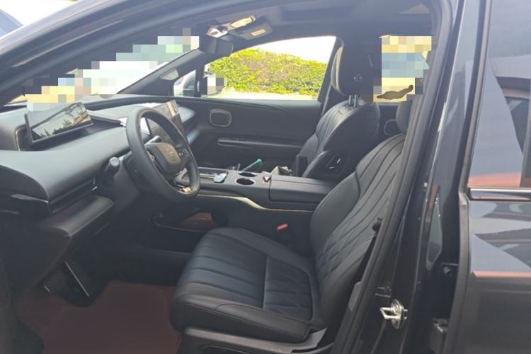 Used Hyptec HL 2025 Model 350 Pro Six-Seater LiDAR Edition Left Front Seat