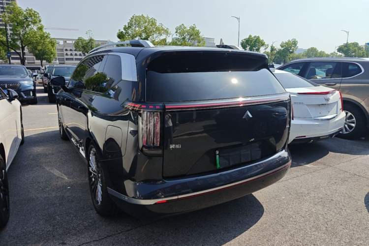 Used Hyptec HL 2025 700 Ultra Six-Seater All-Wheel-Drive LiDAR Version Rear Left 45 Deg