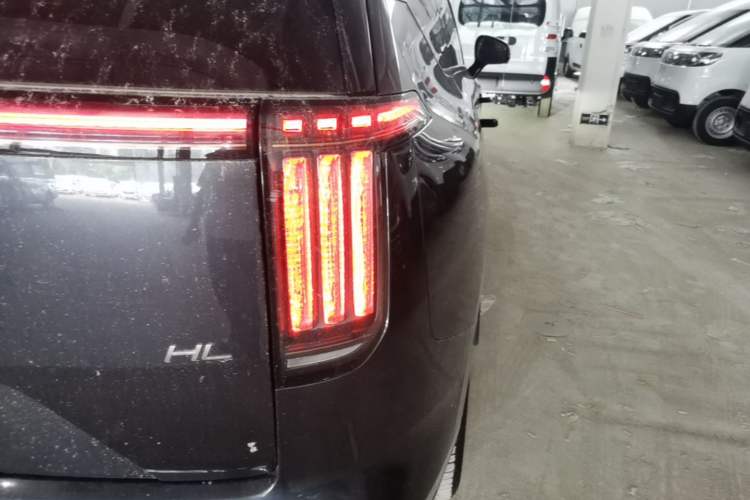 Used Hyptec HL 2025 700 Ultra Six-Seater All-Wheel-Drive LiDAR Version Right Rear Taillight