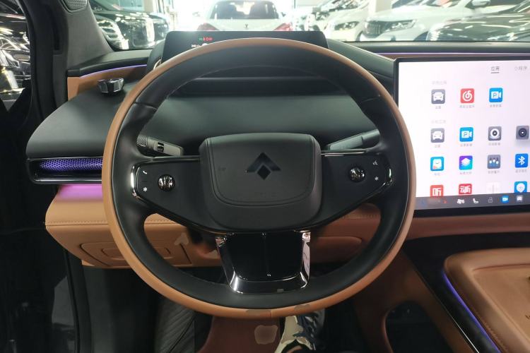 Used Hyptec HL 2025 700 Ultra Six-Seater All-Wheel-Drive LiDAR Version Steering Wheel