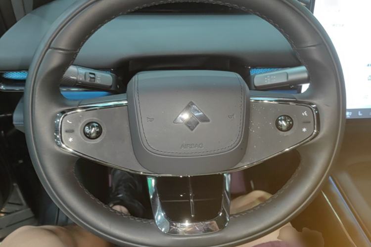 Used Hyptec HL 2025 700 Ultra Six-Seater All-Wheel-Drive LiDAR Version Steering Wheel