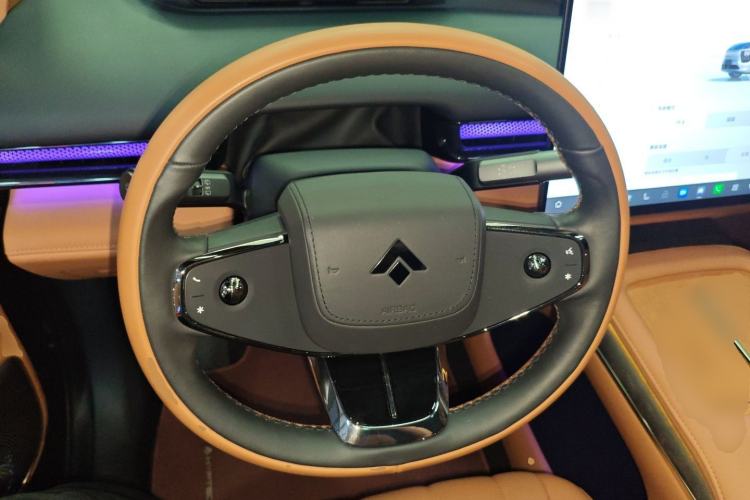 Used Hyptec HL 2025 700 Ultra Six-Seater All-Wheel-Drive LiDAR Version Steering Wheel