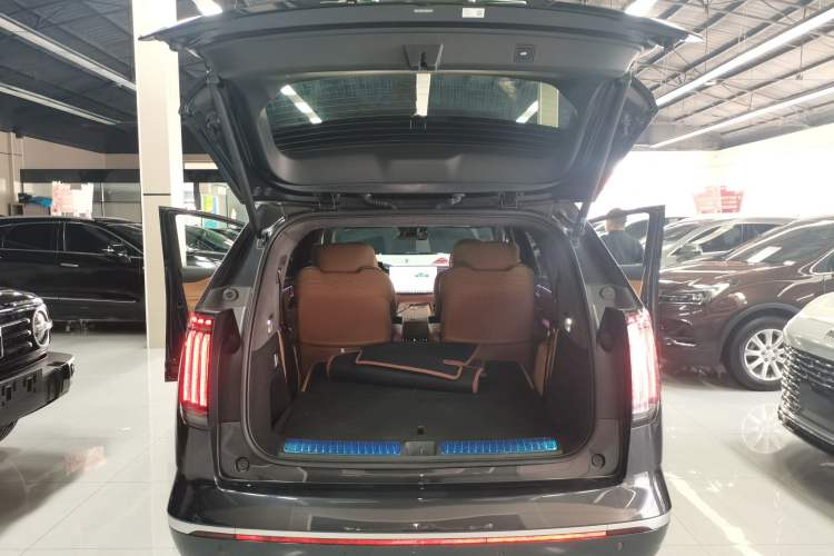 Used Hyptec HL 2025 700 Ultra Six-Seater All-Wheel-Drive LiDAR Version Trunk