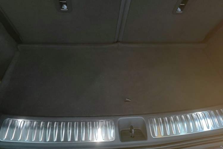 Used Hyptec HL 2025 700 Ultra Six-Seater All-Wheel-Drive LiDAR Version Trunk