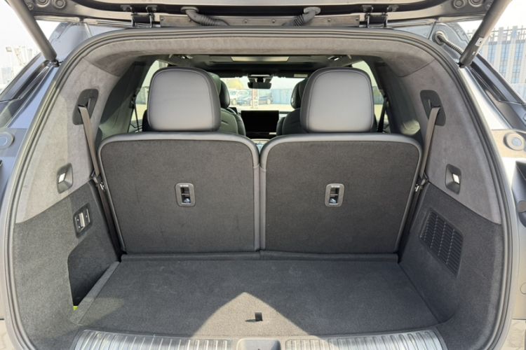 Used Hyptec HL 2025 700 Ultra Six-Seater All-Wheel-Drive LiDAR Version Trunk