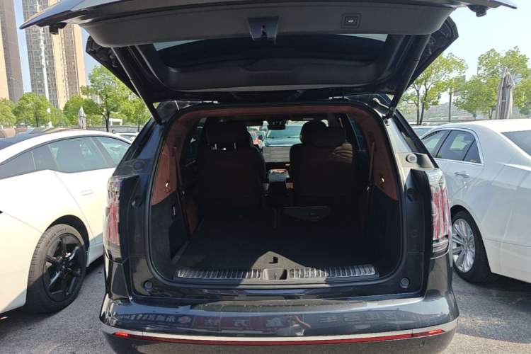 Used Hyptec HL 2025 700 Ultra Six-Seater All-Wheel-Drive LiDAR Version Trunk