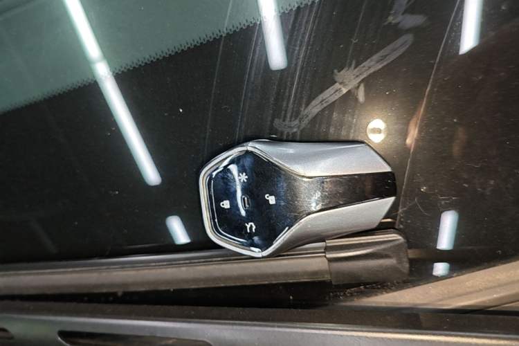 Used Hyptec HL 2025 700 Ultra Six-Seater All-Wheel-Drive LiDAR Version Vehicle Key