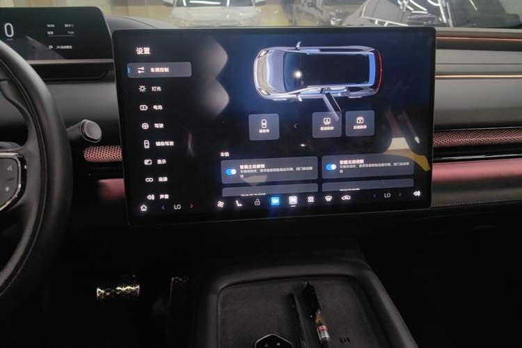 Used Hyptec HL 2025 700 Ultra Six-Seater All-Wheel-Drive LiDAR Version Audio And AC Panel