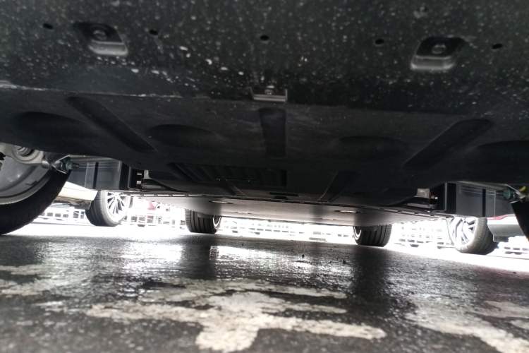 Used Hyptec HL 2025 700 Ultra Six-Seater All-Wheel-Drive LiDAR Version Chassis Front