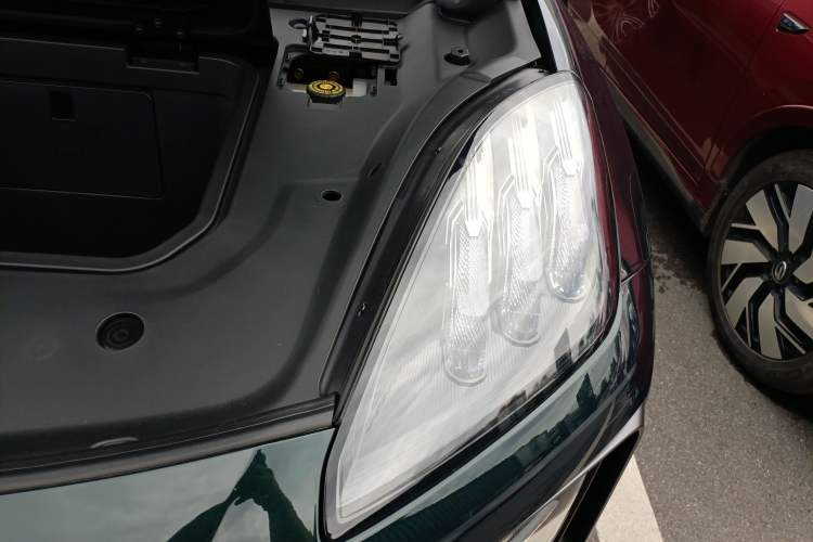 Used Hyptec HL 2025 700 Ultra Six-Seater All-Wheel-Drive LiDAR Version Engine Bay Left