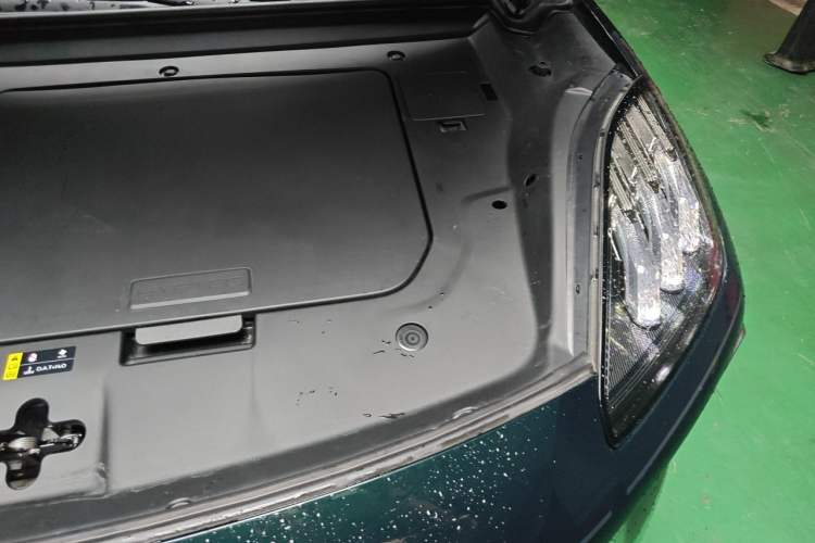 Used Hyptec HL 2025 700 Ultra Six-Seater All-Wheel-Drive LiDAR Version Engine Bay Left