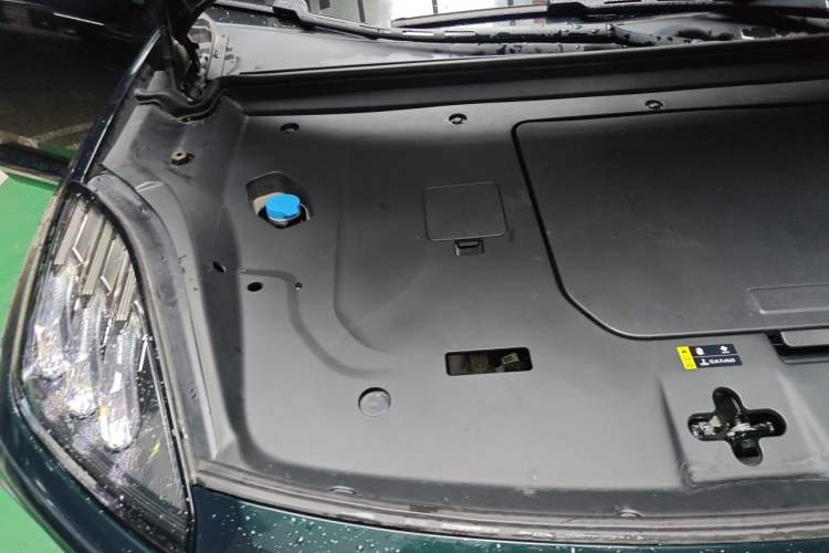 Used Hyptec HL 2025 700 Ultra Six-Seater All-Wheel-Drive LiDAR Version Engine Bay Right