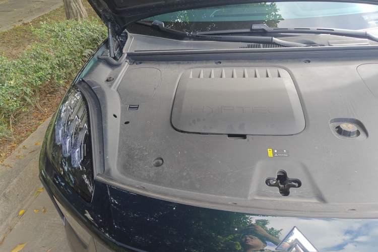 Used Hyptec HL 2025 350 Max Six-Seater LiDAR Version Engine Bay Right