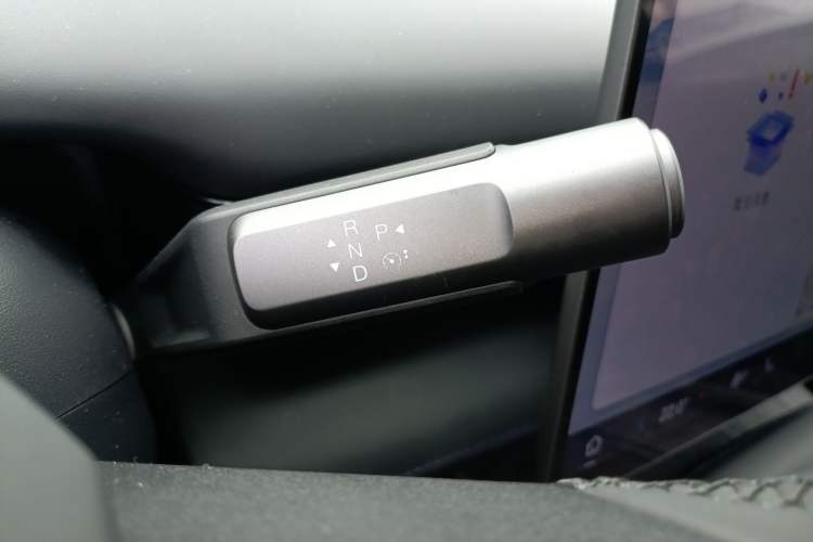 Used Hyptec HL 2025 700 Ultra Six-Seater All-Wheel-Drive LiDAR Version Gear Lever