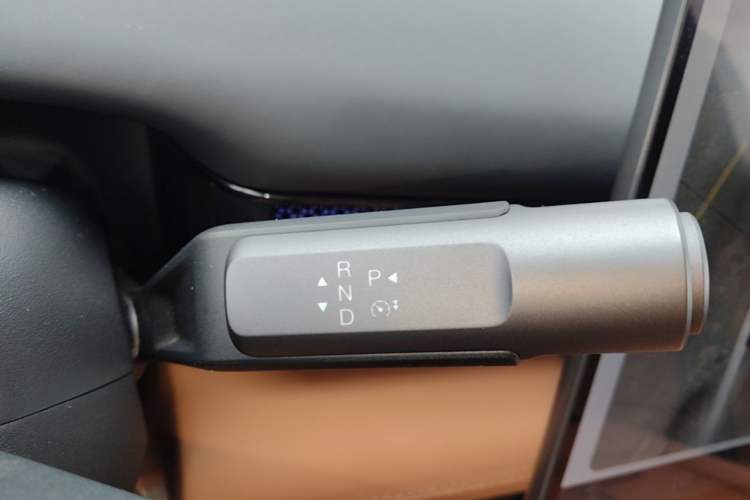 Used Hyptec HL 2025 700 Ultra Six-Seater All-Wheel-Drive LiDAR Version Gear Lever