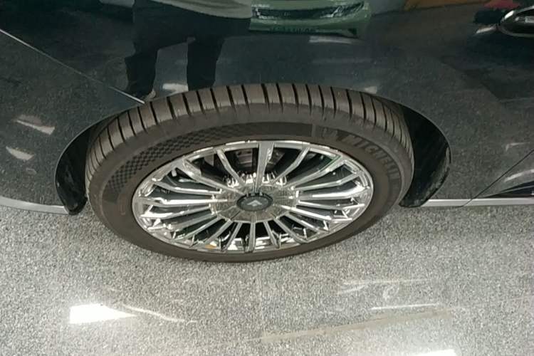 Used Hyptec HL 2025 Model Revised 350 Max Six-Seater LiDAR Edition Left Front Wheel Hub