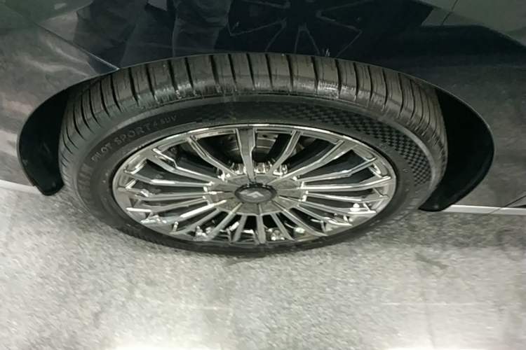 Used Hyptec HL 2025 Model Revised 350 Max Six-Seater LiDAR Edition Left Front Wheel Hub