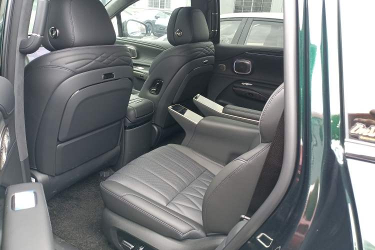 Used Hyptec HL 2025 700 Ultra Six-Seater All-Wheel-Drive LiDAR Version Left Rear Seat